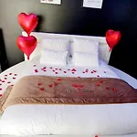 L'olympe Des Sens Bed & Breakfast 4*