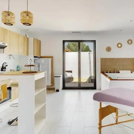 فندق مبيت وإفطار L'olympe Des Sens 4*